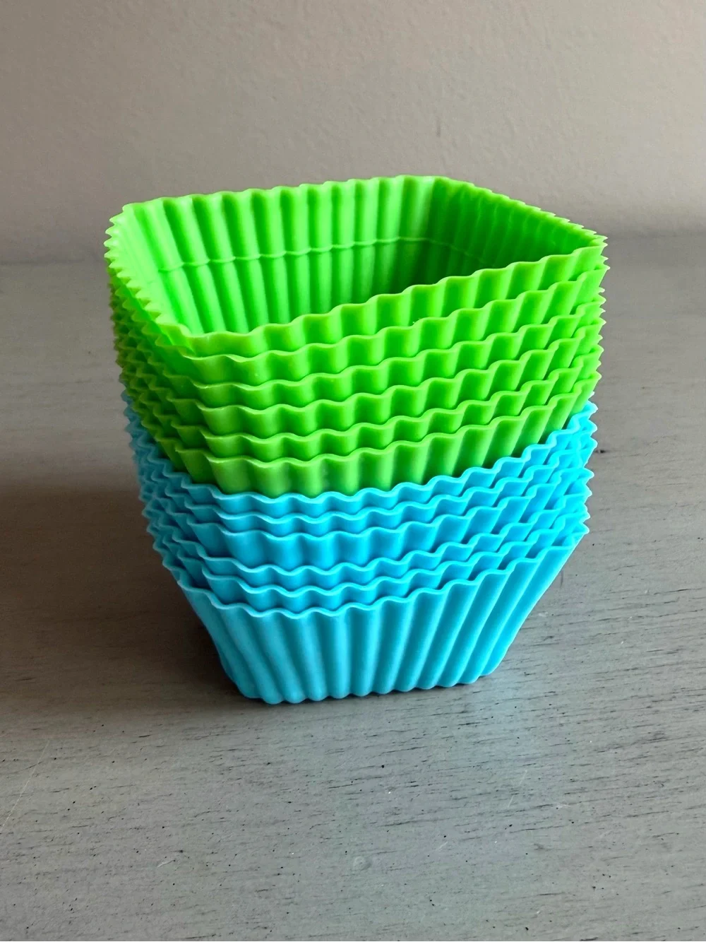 Wilton Silicone Reusable Square Baking Cups - Blue & Green 12 Total Cooking